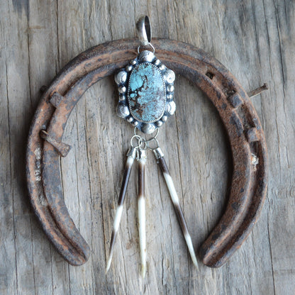 Hubei Quill Pendant